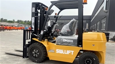 Don't take 3.5 tonnes of cargo with a 3 tonne rated forklift truck
